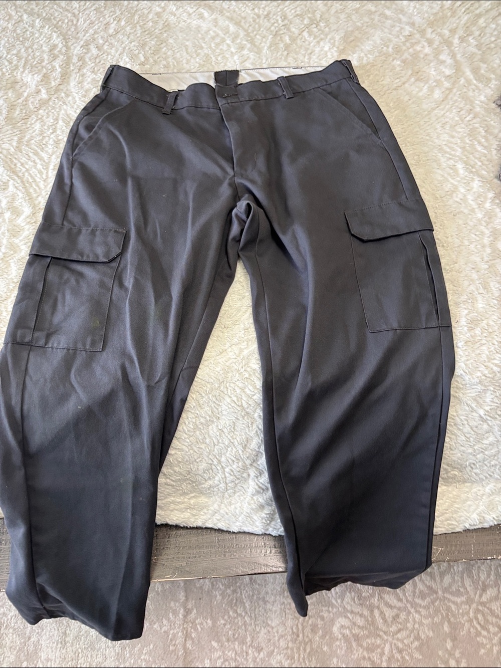 Classic Black Men's Cargo Pants with Utility Pockets